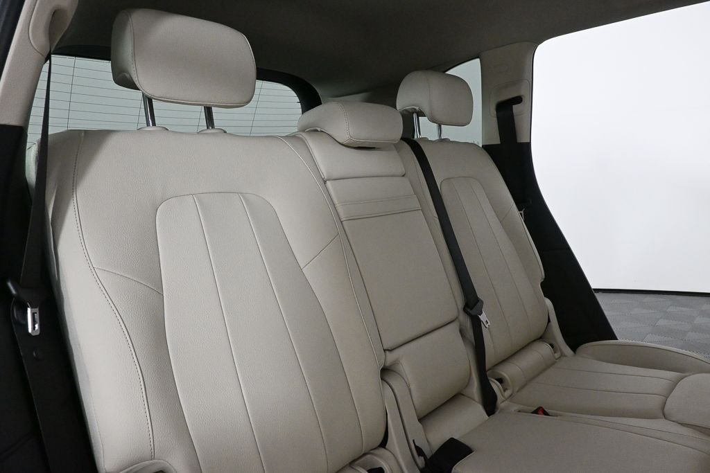 Used 2021  Mercedes-Benz GLB 250 image 21