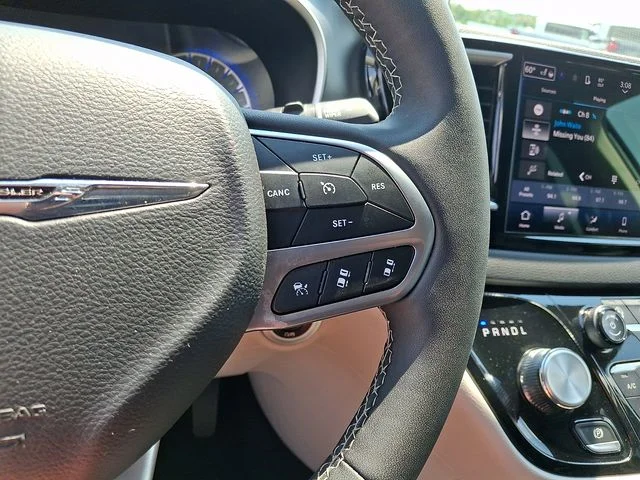 Used 2024 Silver Chrysler Touring L image 21