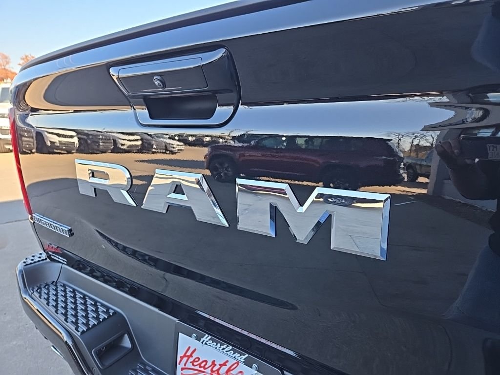 New 2026 Diamond Black Crystal Pearl-Coat Exterior Paint RAM Big Horn/Lone Star image 25