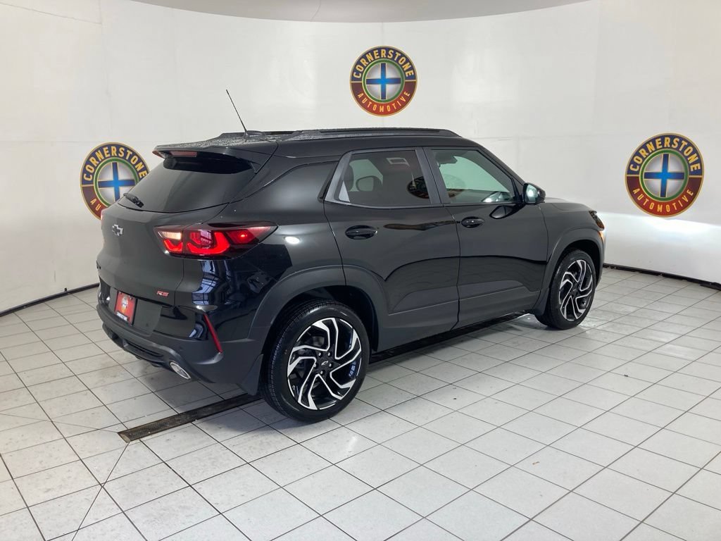 New 2026 Mosaic Black Metallic Chevrolet RS image 19