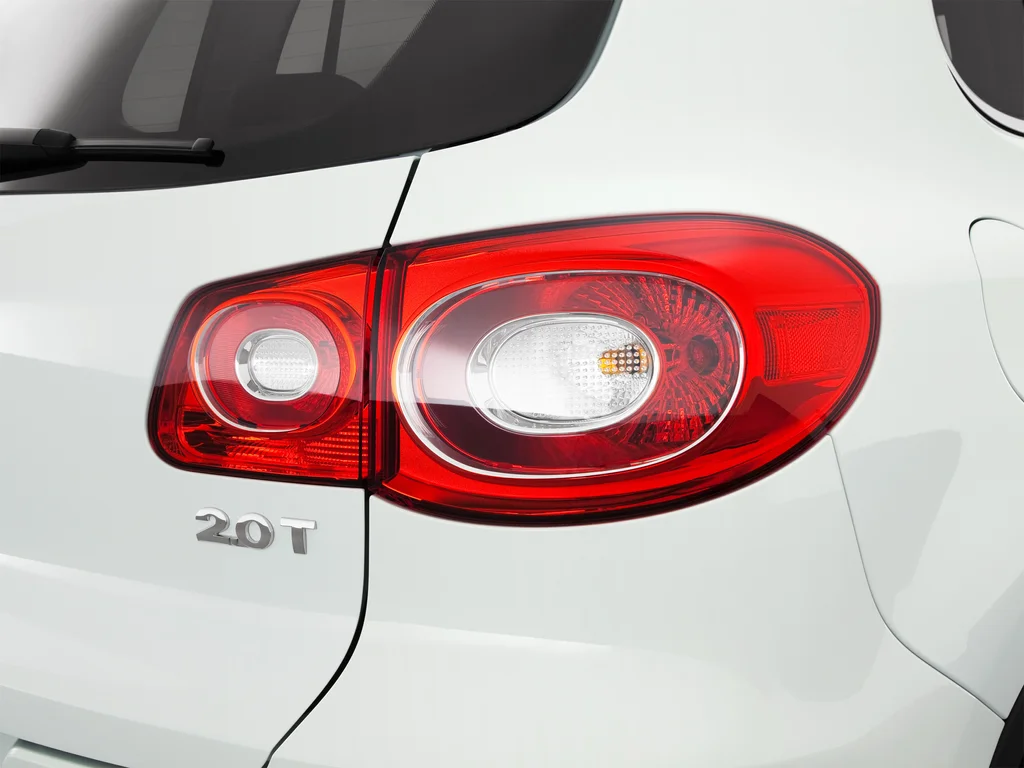 Used 2011 White Volkswagen S image 53