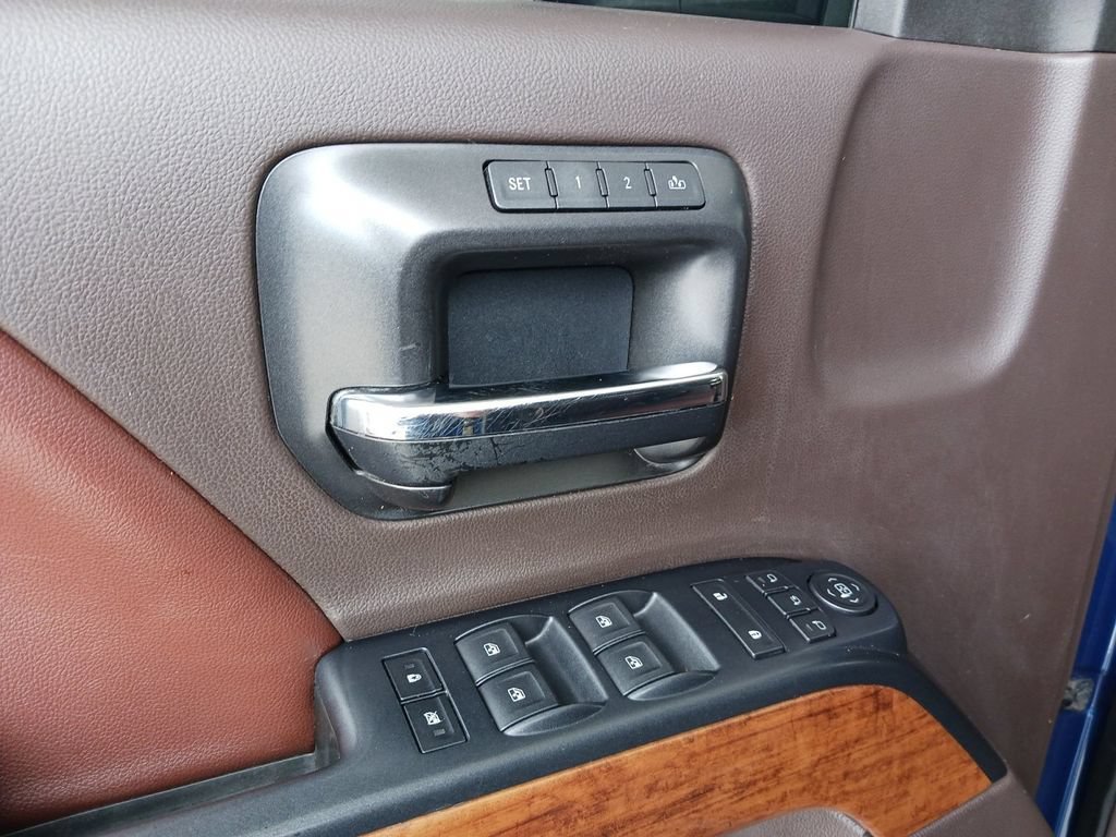 Used 2016 DEEP OCEAN BLUE METALLIC Chevrolet High Country image 33