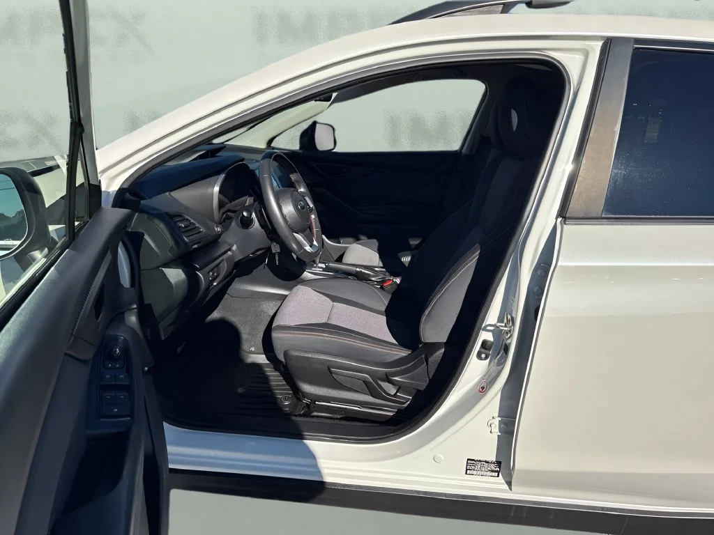 Used 2019 White Subaru 2.0i Premium image 9