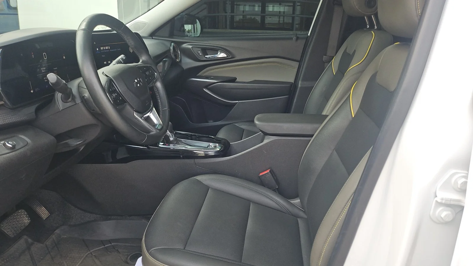 Used 2024 White Chevrolet ACTIV image 10