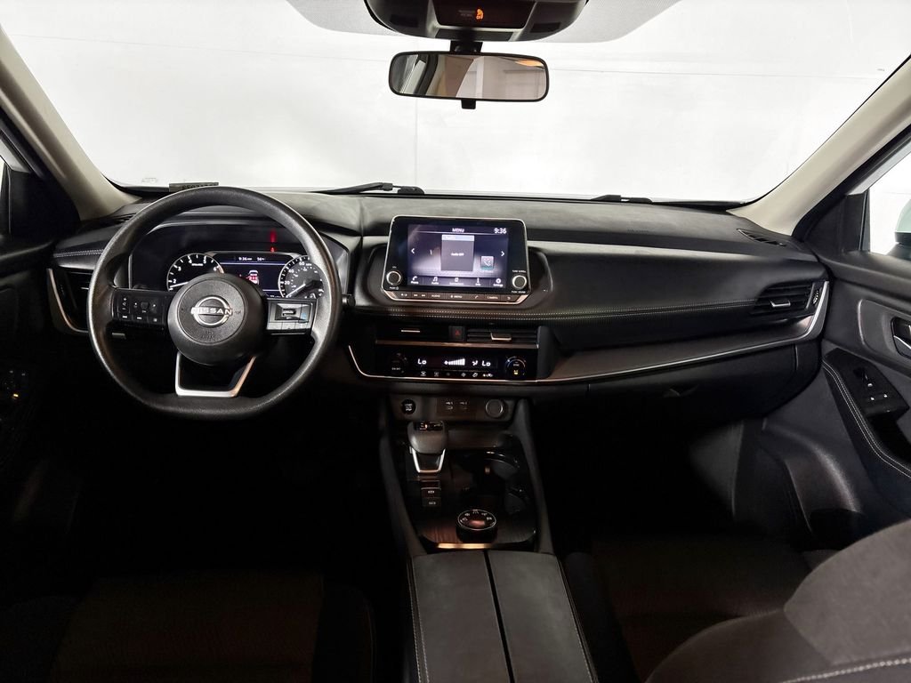 Used 2024 White Pearl Nissan SV image 12
