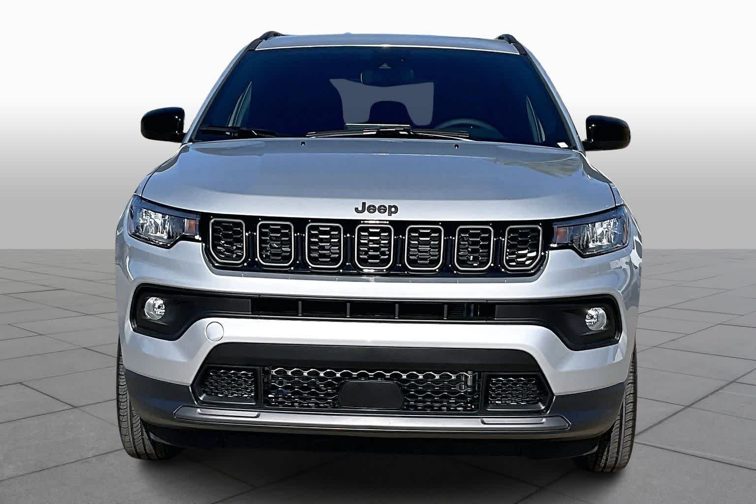 New 2026 Silver Zynith Metallic Clear-Coat Exterior Paint Jeep Latitude image 3