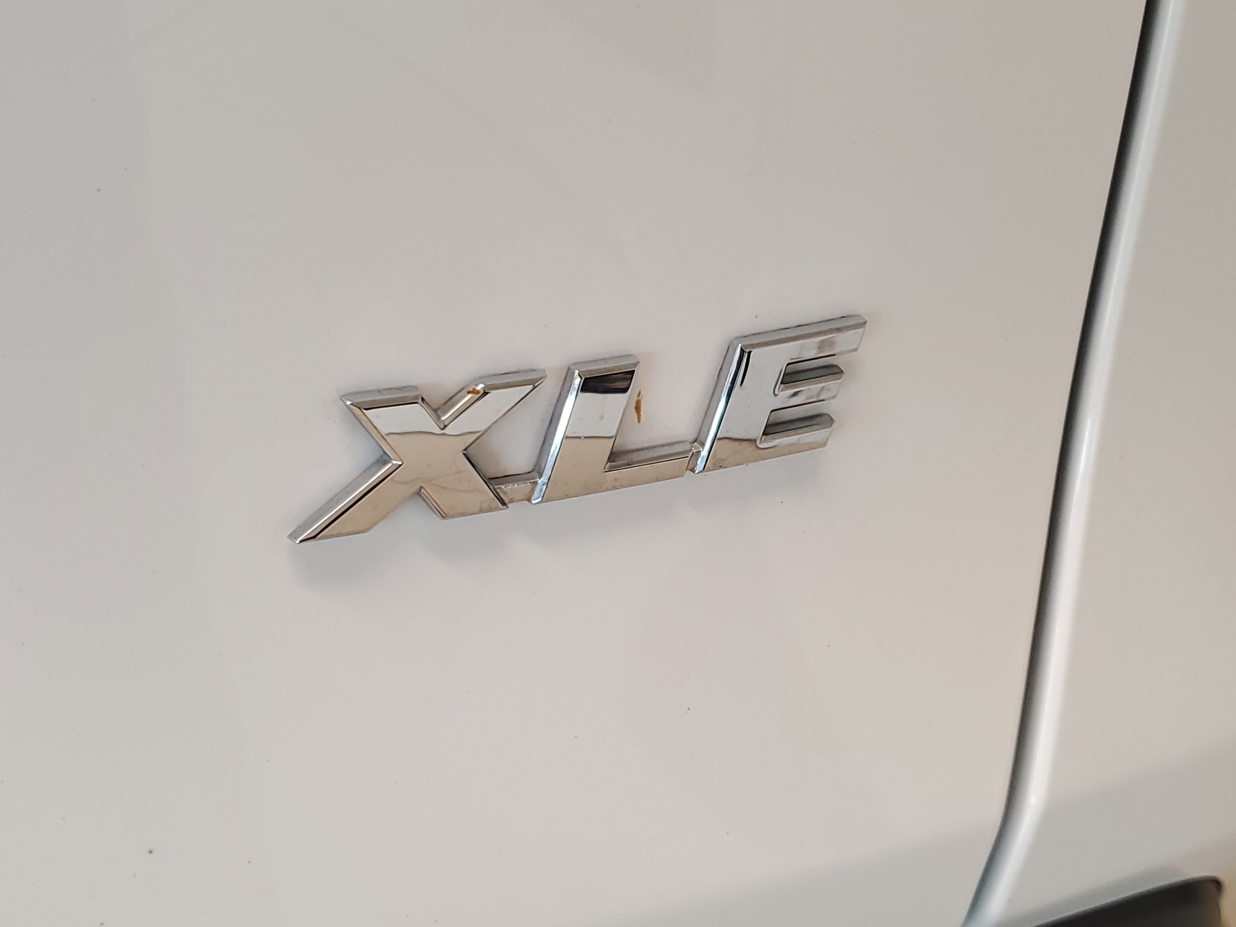 Used 2023 Ice Toyota XLE image 8