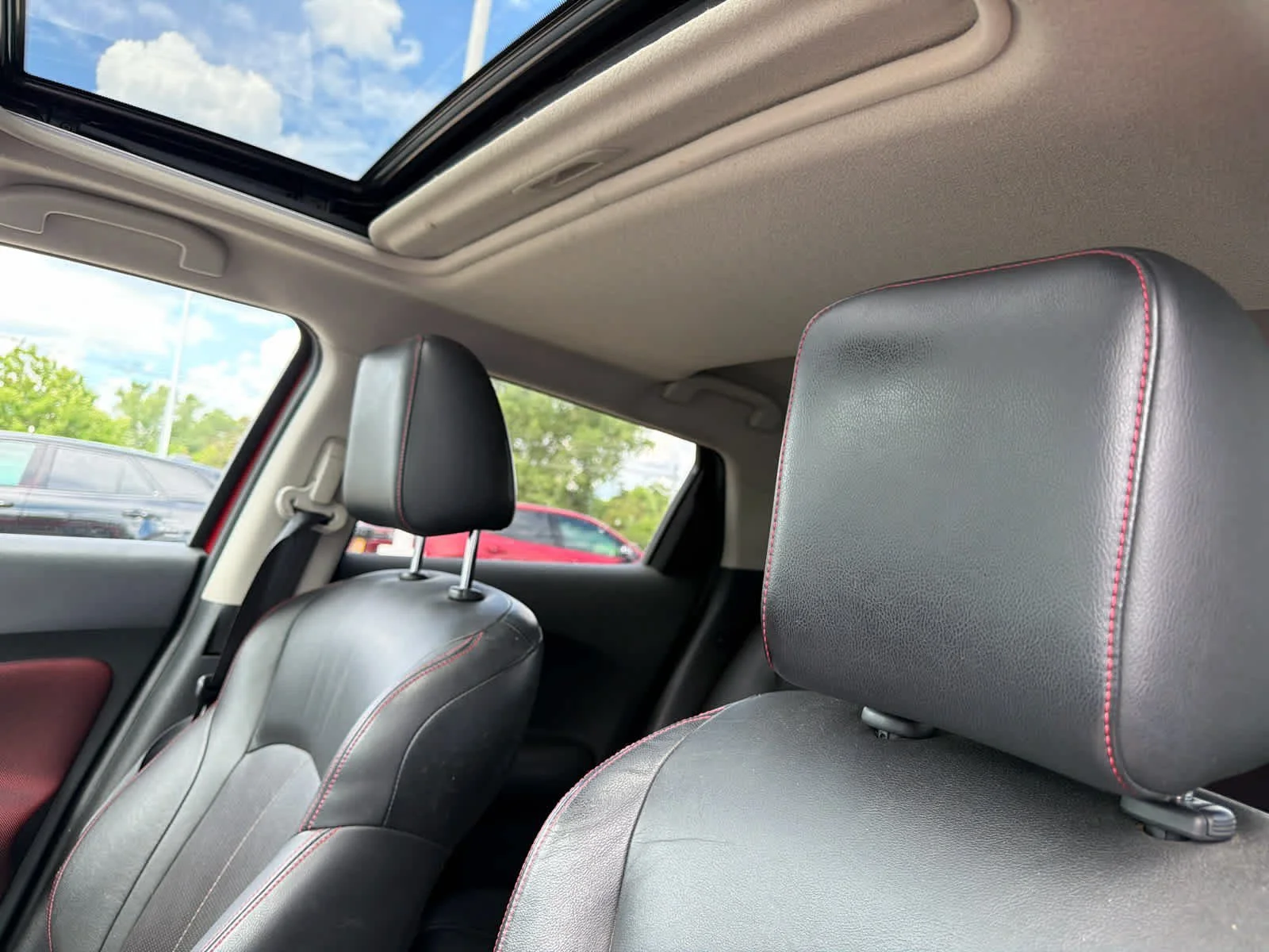 Used 2013 Cayenne Red Nissan SL image 10