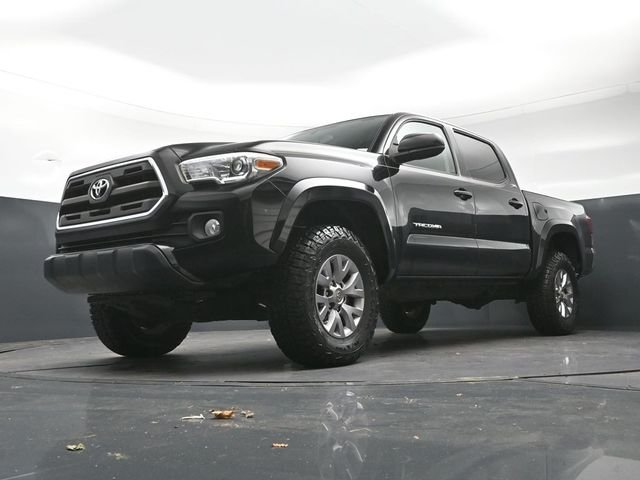 Used 2017 Black Toyota SR5 image 21