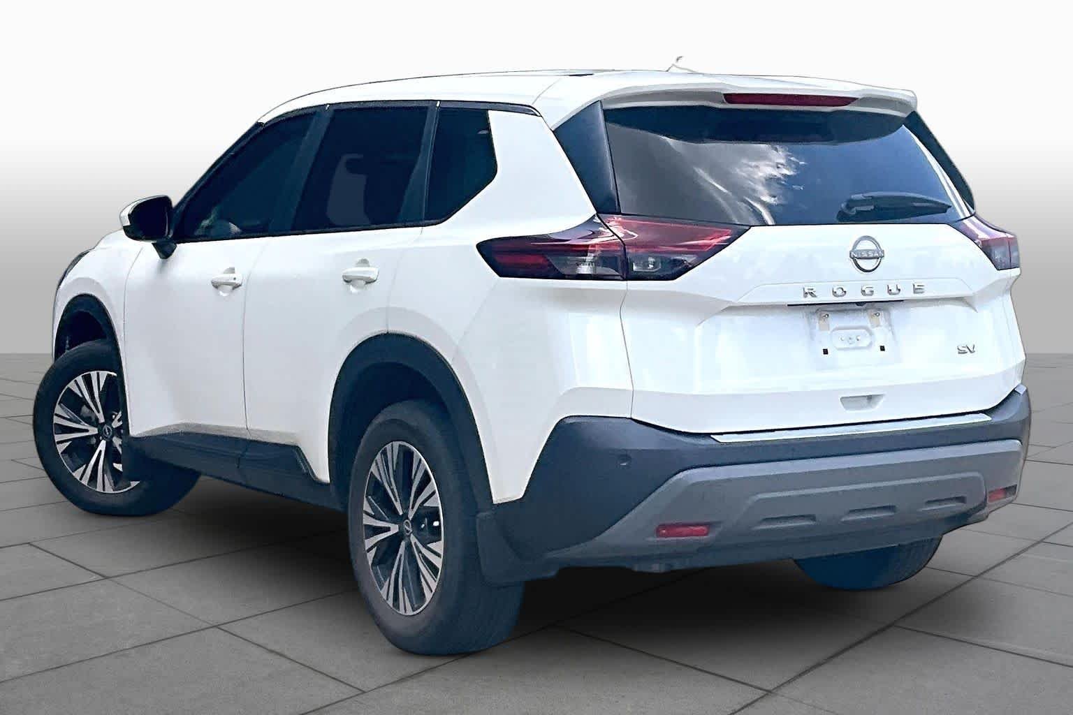 Used 2023 Pearl White Tricoat Nissan SV image 11