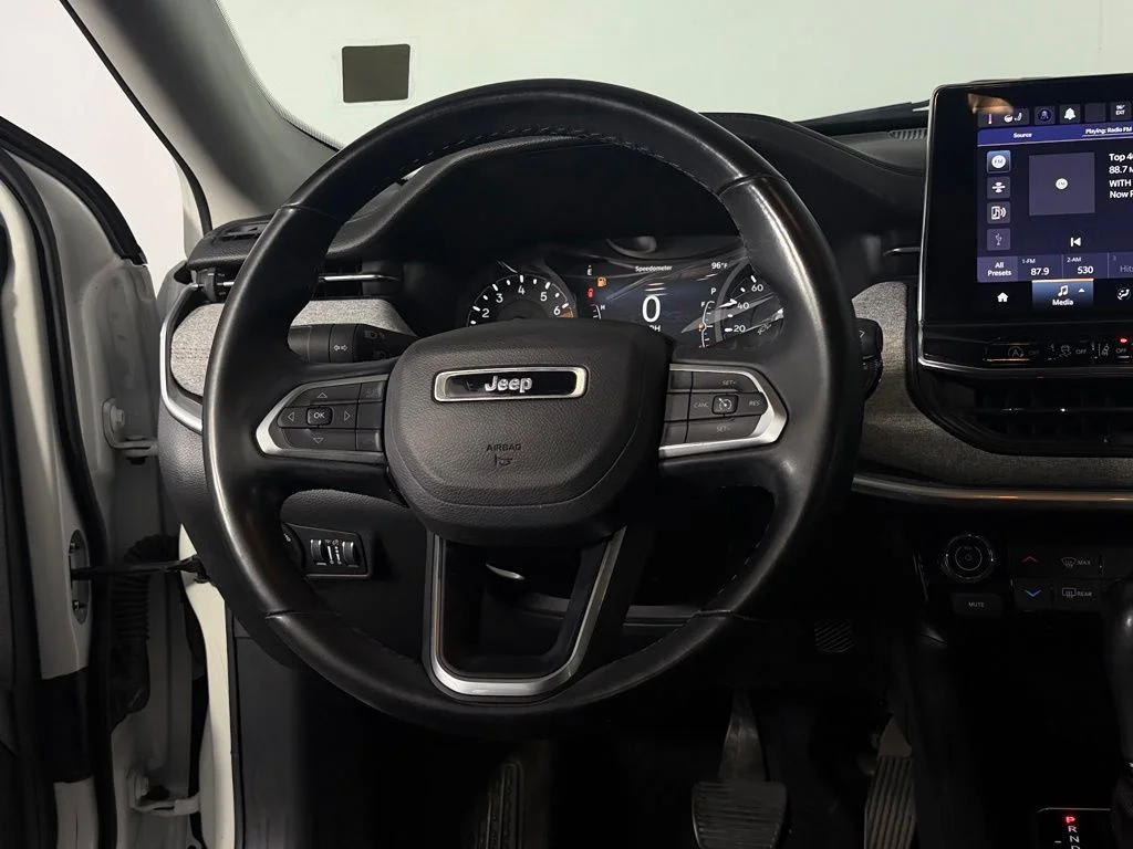 Certified Used 2022 White Jeep Latitude Lux image 14
