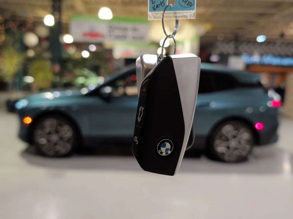 Used 2024 Blue BMW xDrive50 image 4