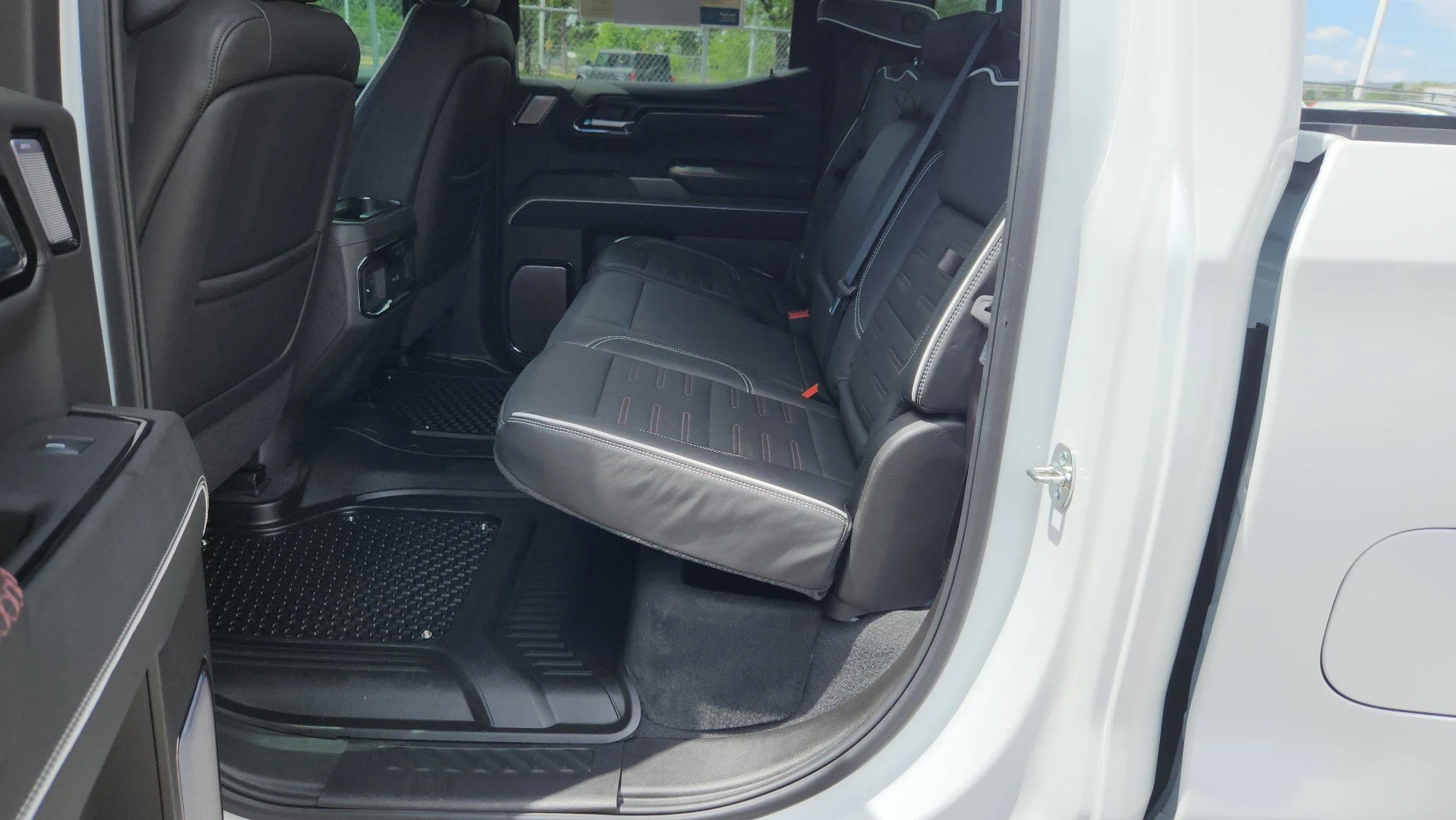 Used 2025 Summit White GMC AT4X image 21