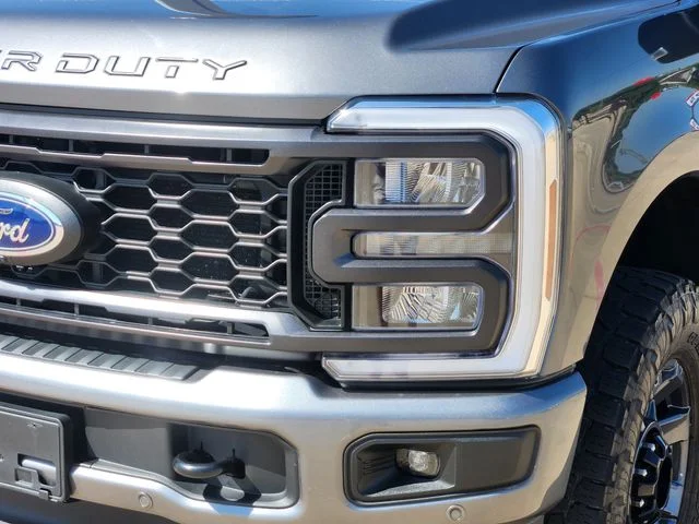 Used 2024 Gray Metallic Ford Lariat image 7