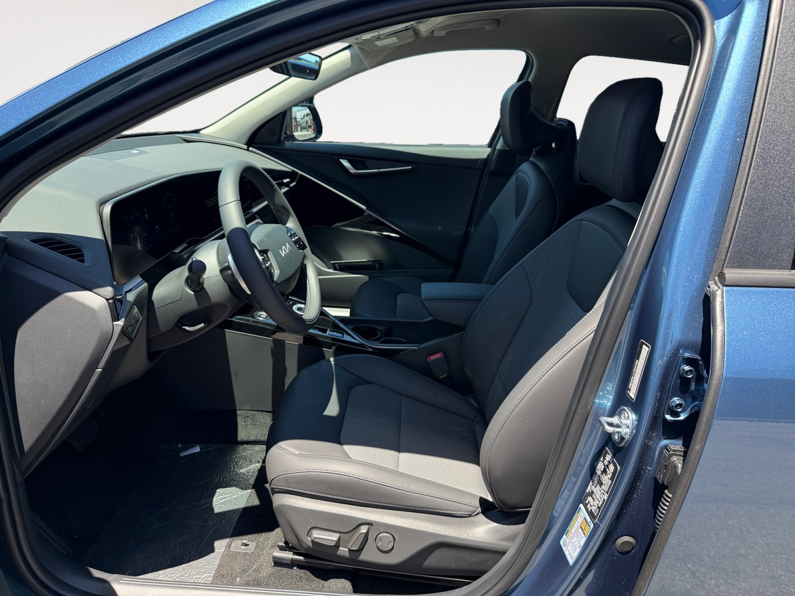 New 2026 Mineral Blue Kia Wind image 10