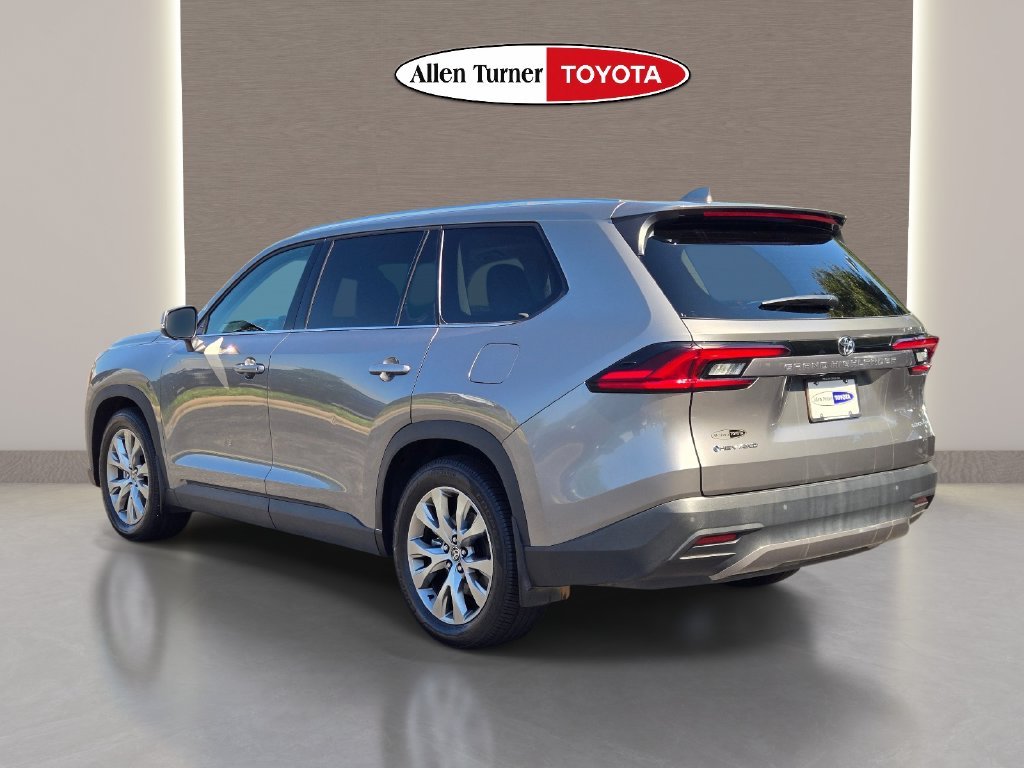 Used 2025  Toyota Limited image 10