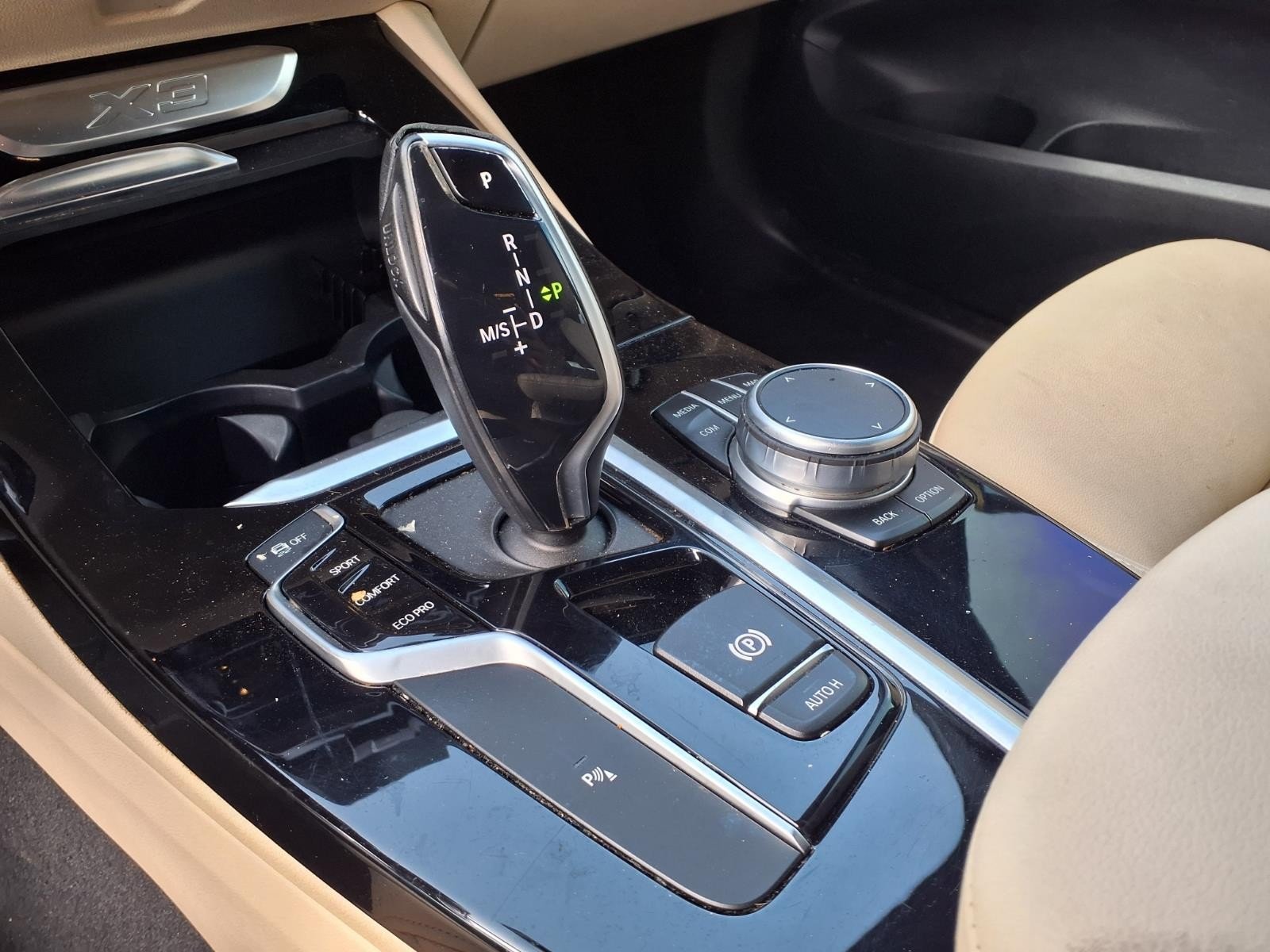 Used 2021 Jet Black BMW sDrive30i image 22