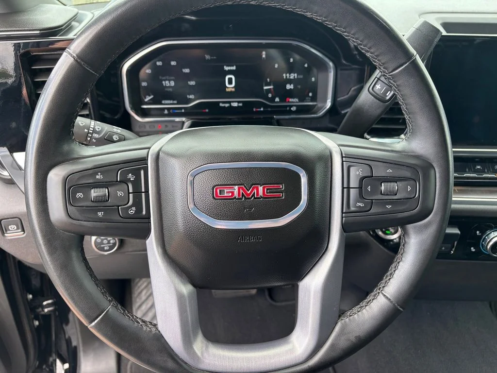 Used 2025 Black GMC SLT image 15