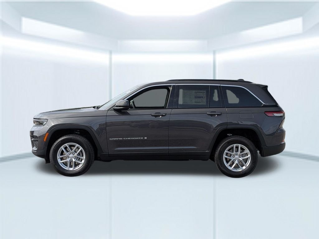 New 2026 Baltic Gray Metallic Clear-Coat Exterior Paint Jeep Laredo X image 2