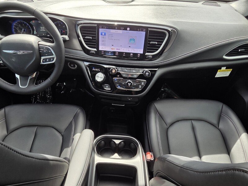 2026 Chrysler Pacifica Select - Photo 14