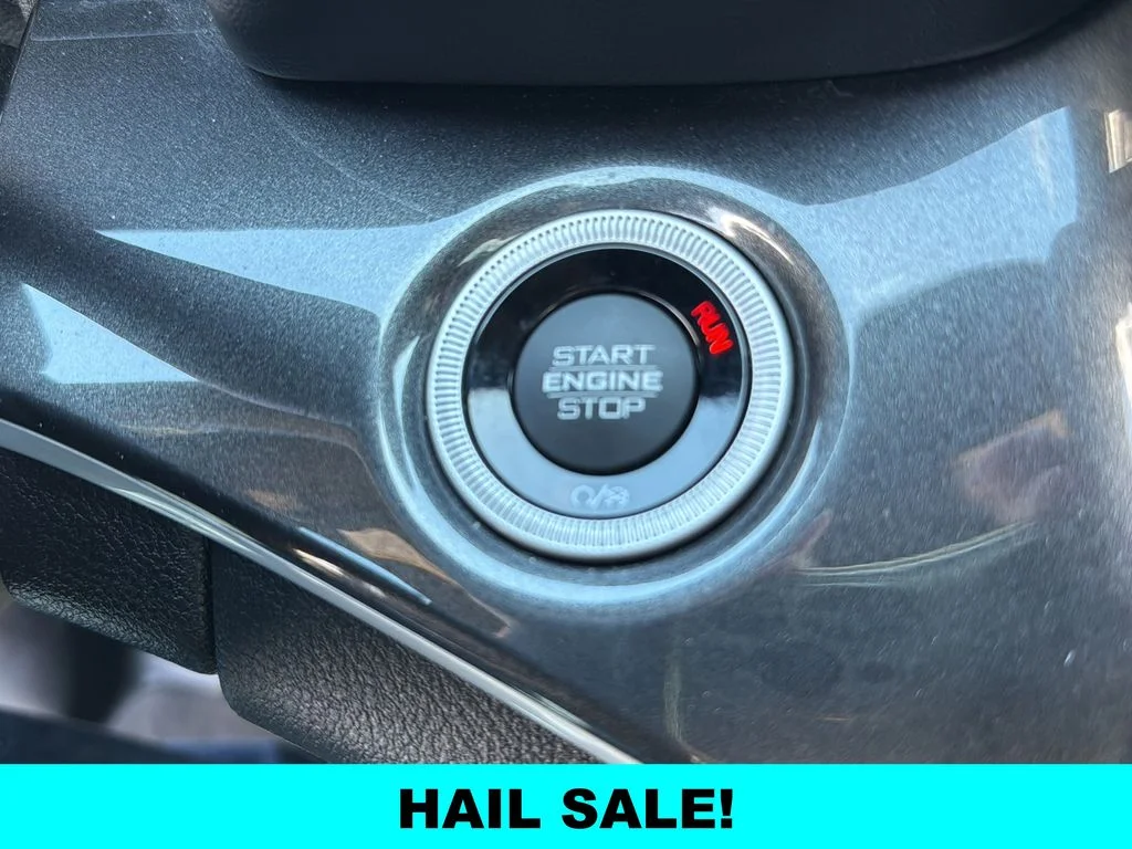 Used 2023 Silver Jeep Altitude image 21