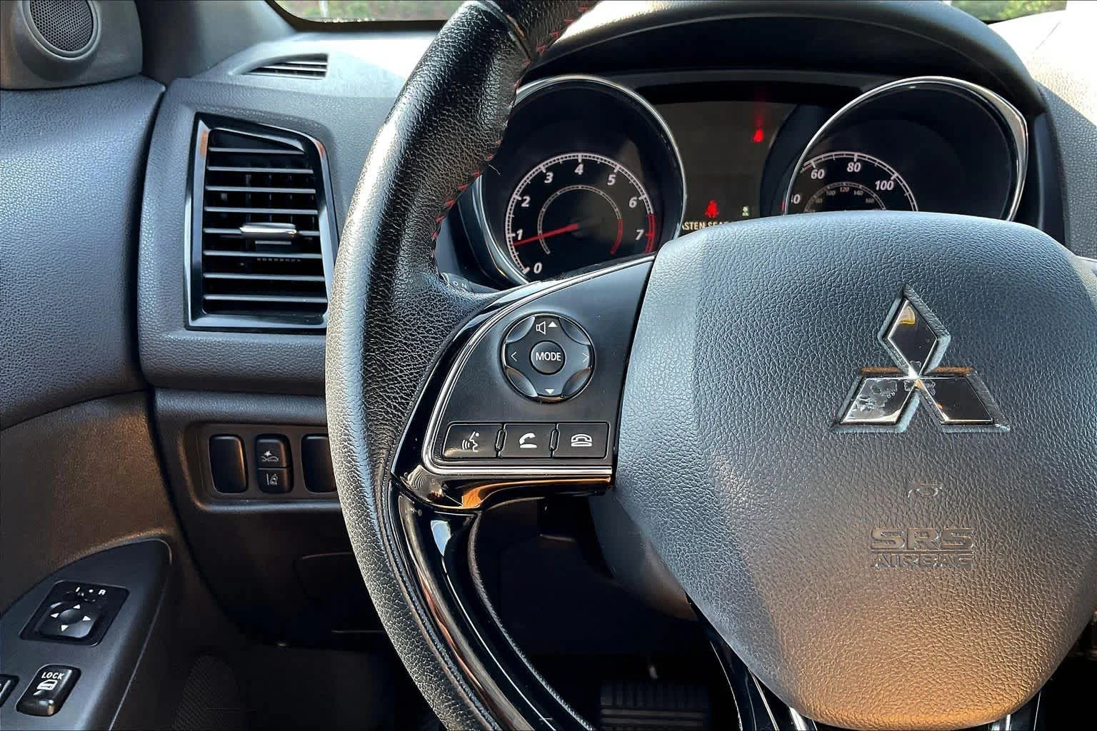 Used 2024 Labrador Black Pearl Mitsubishi Trail Edition image 23