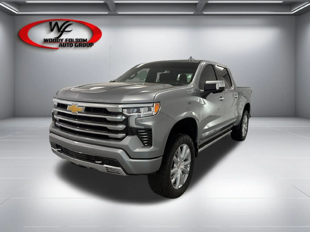 Used 2025 Sterling Gray Metallic Chevrolet High Country image 3