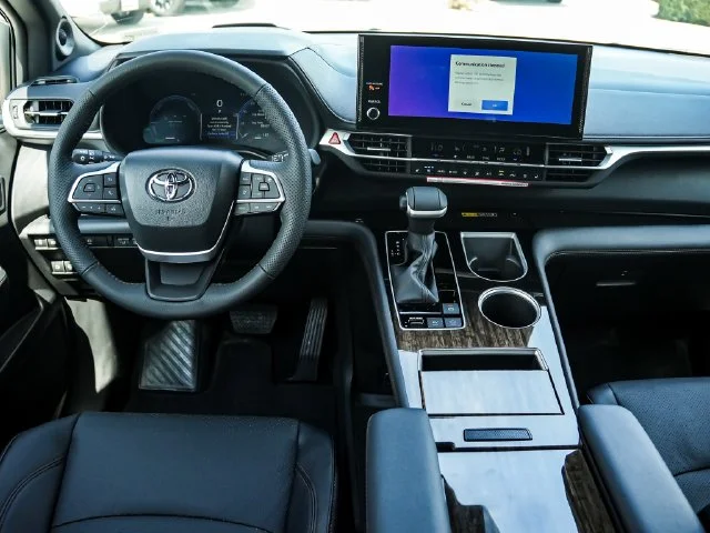 New 2026 Pearl Toyota Platinum image 22