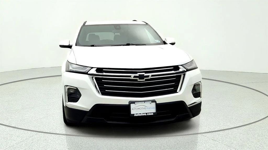 Used 2023 Summit White Chevrolet AWD 4dr LT Leather image 2