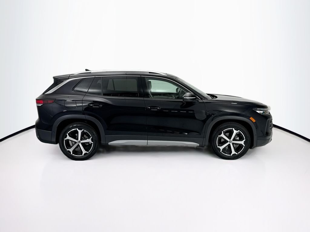 New 2026 Deep Black Pearl Volkswagen SE image 4