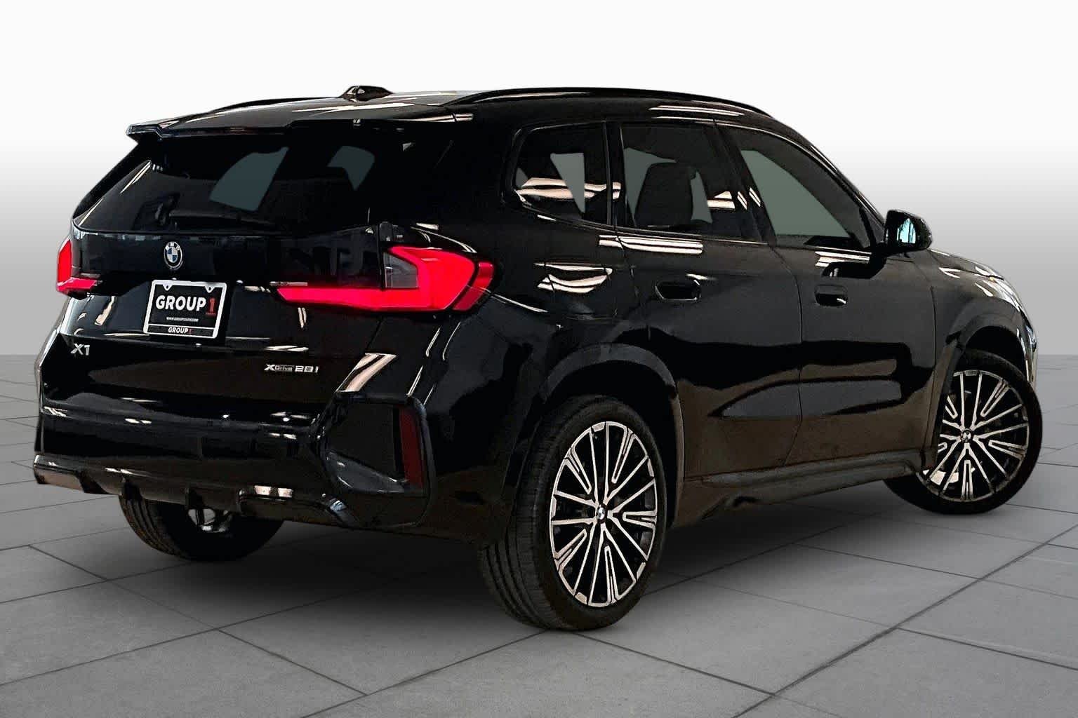 Used 2023 Black Sapphire Metallic BMW xDrive28i image 12