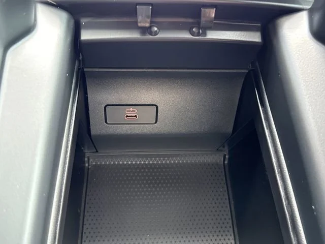 Used 2025 Black Sapphire Me BMW M60i image 33