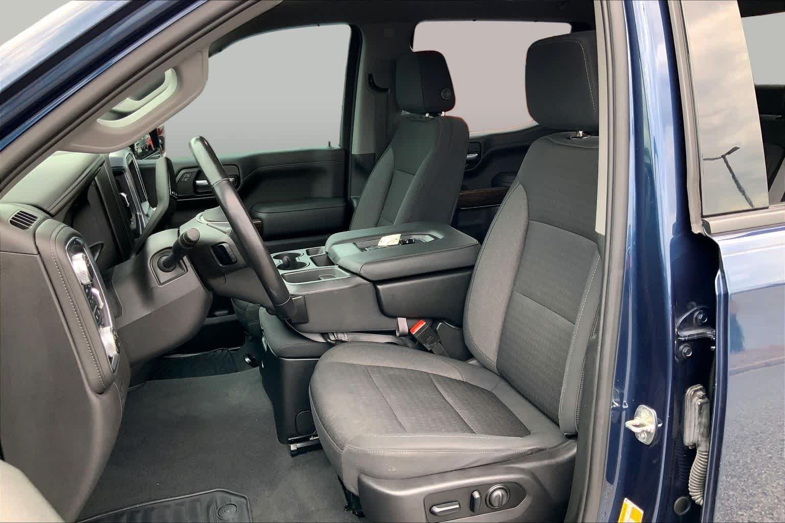 Used 2021 Pacific Blue Metallic GMC Elevation image 8