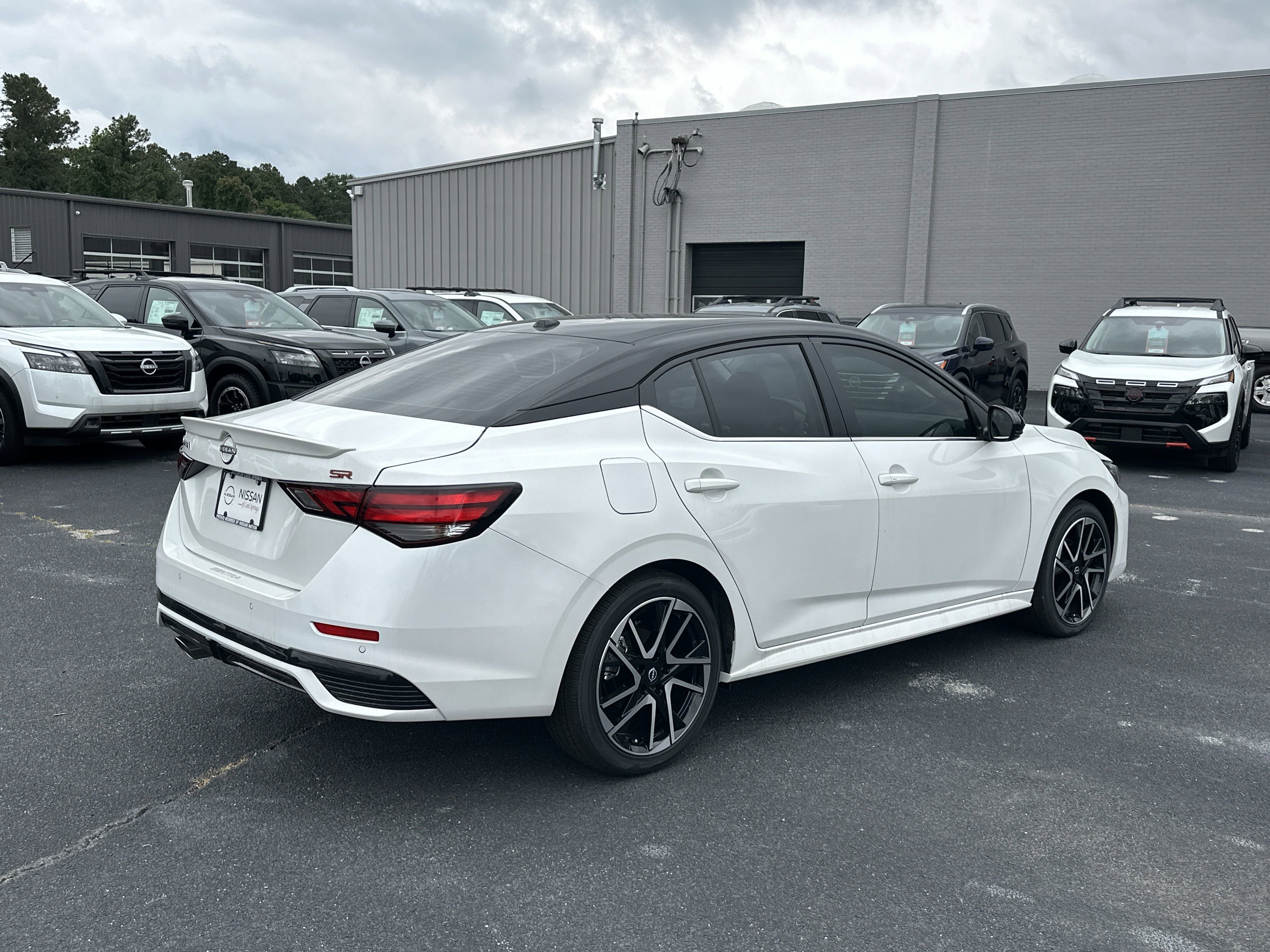 2025 Nissan Sentra SR - Photo 8