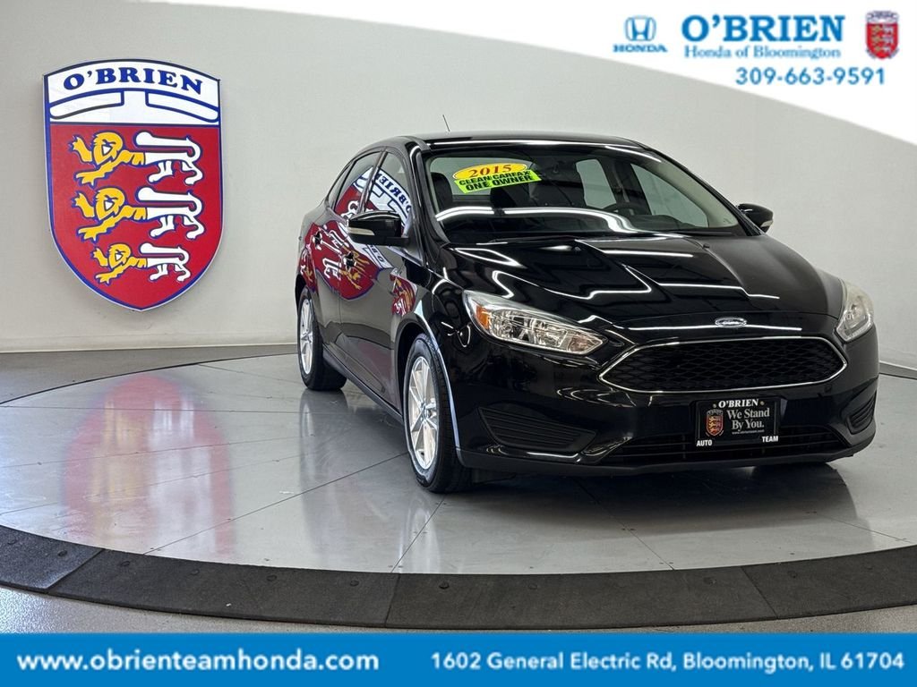 2015 Ford Focus Sedan SE's photo