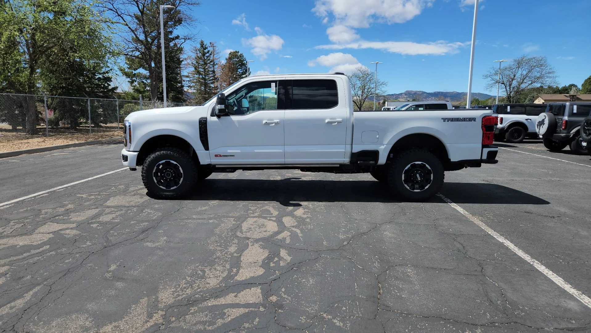 New 2026 Star White Metallic Tri-Coat Ford Platinum image 6