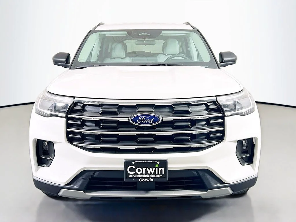 New 2026 Star White Metallic Tri-Coat Ford Active image 4
