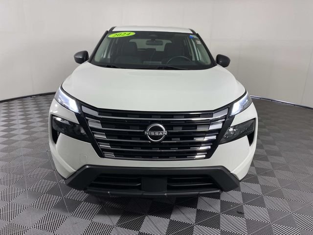 Used 2024 White Nissan S image 3