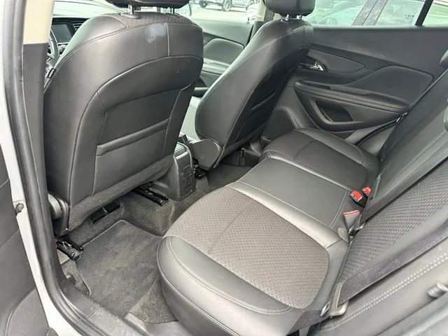 Used 2022 Silver Buick Preferred image 23