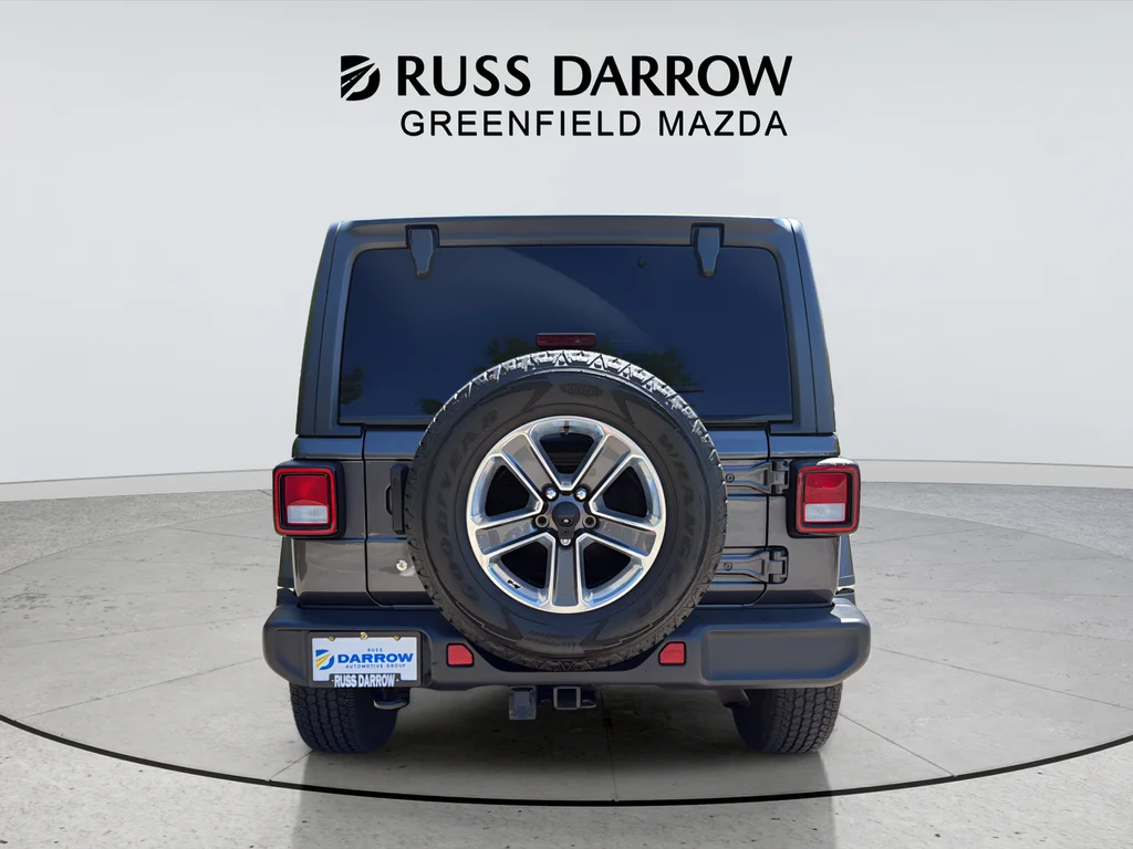 Used 2018 Gray Jeep Unlimited Sahara image 4