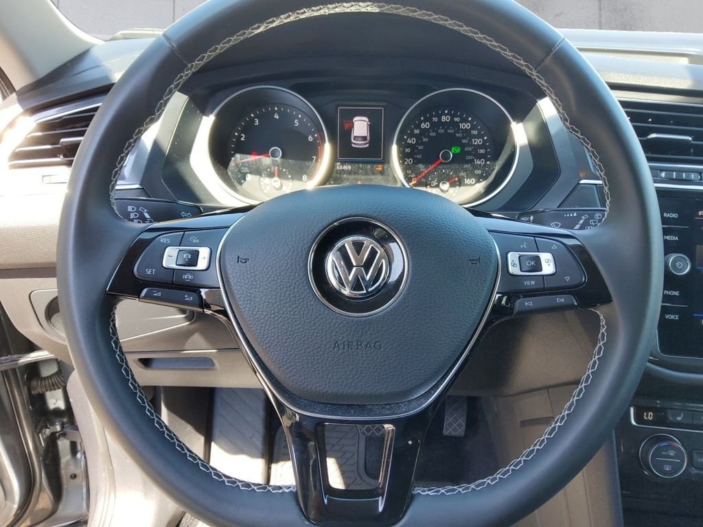 Used 2021  Volkswagen 2.0T SE image 9
