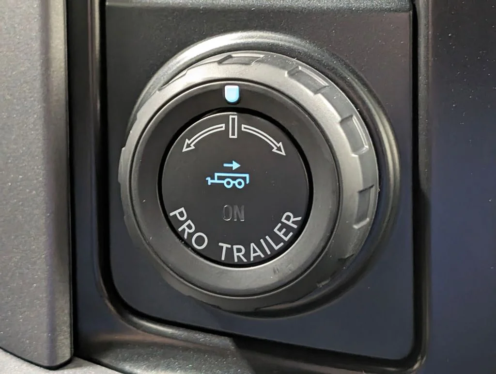 New 2026 Iconic Silver Metallic Ford XLT image 6