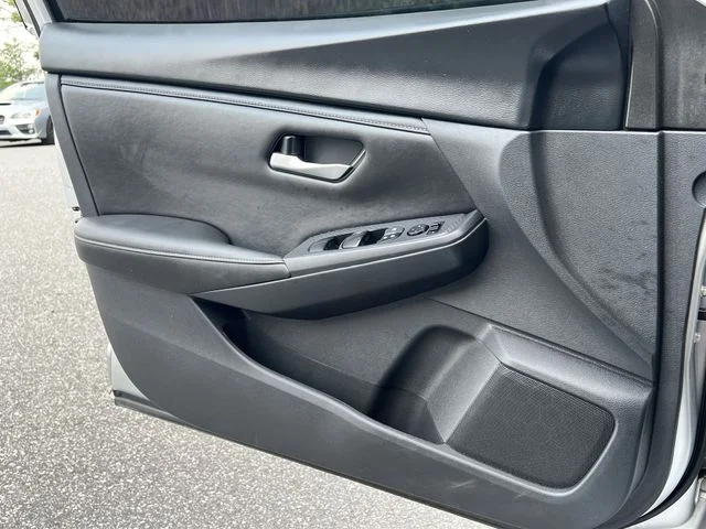 Used 2023 Silver Nissan S image 29