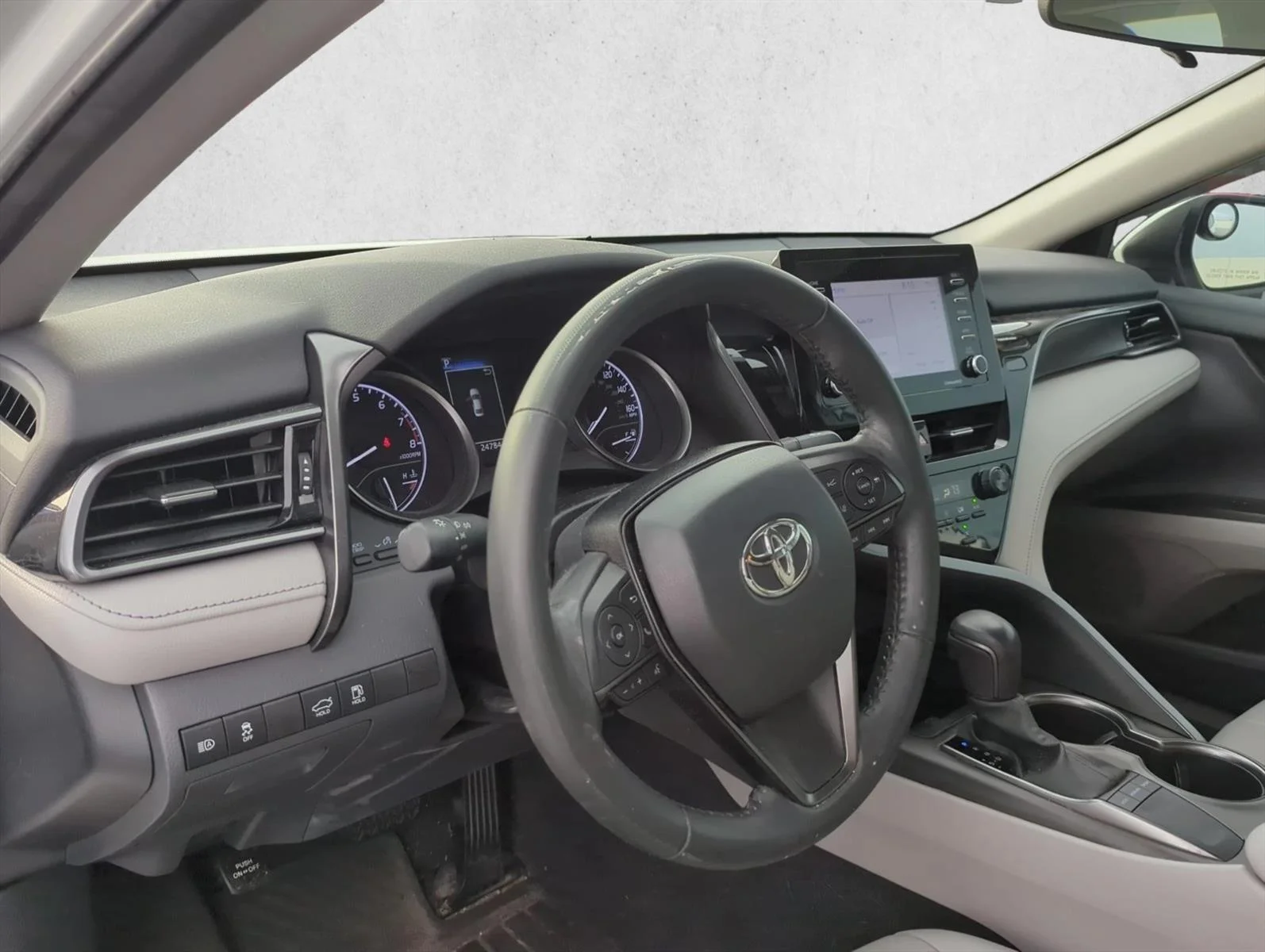 Used 2023 Ice Cap Toyota SE image 11