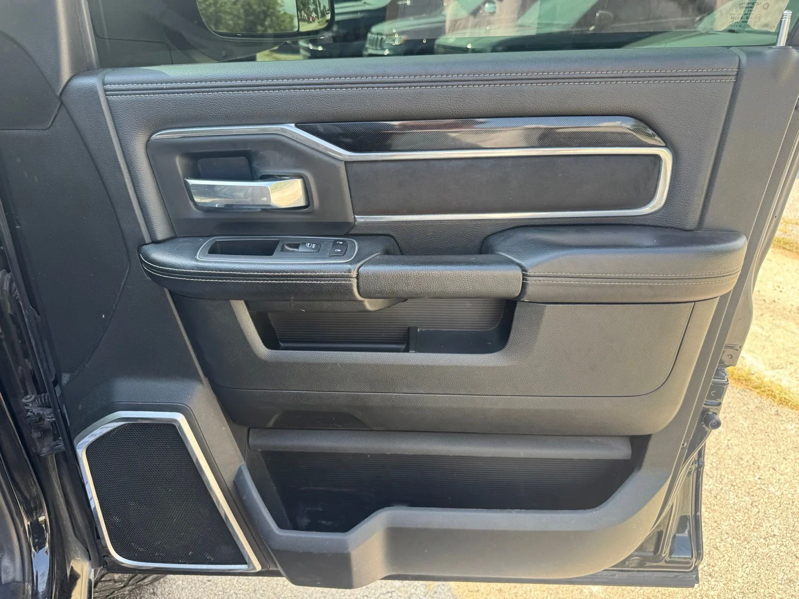 Used 2022 Black Ram Laramie image 34