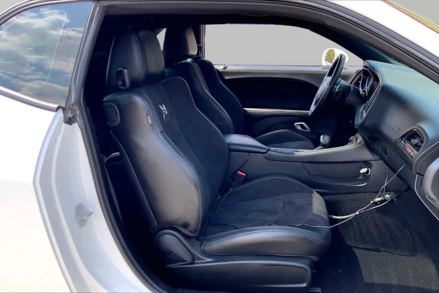 Used 2023 White Knuckle Clearcoat Dodge R/T Scat Pack image 9