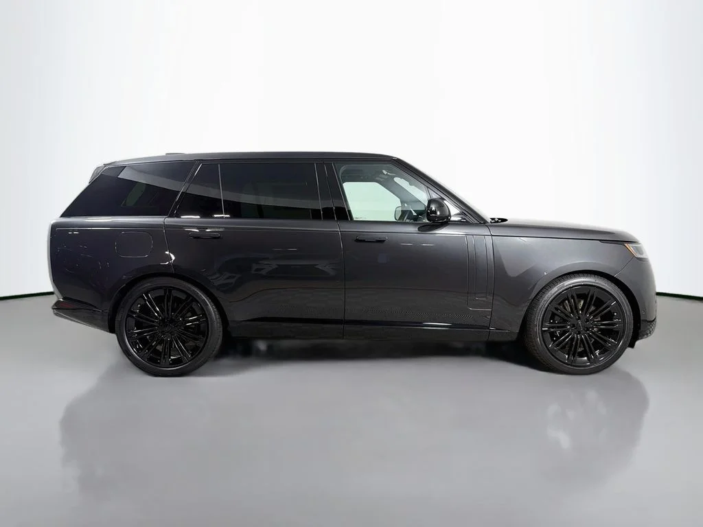 New 2026 Carpathian Grey Land Rover SE LWB 7-Seats / V8 image 4