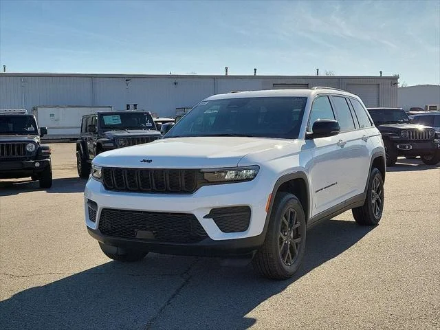 New 2025 Bright White Clear-Coat Exterior Paint Jeep Altitude X image 14