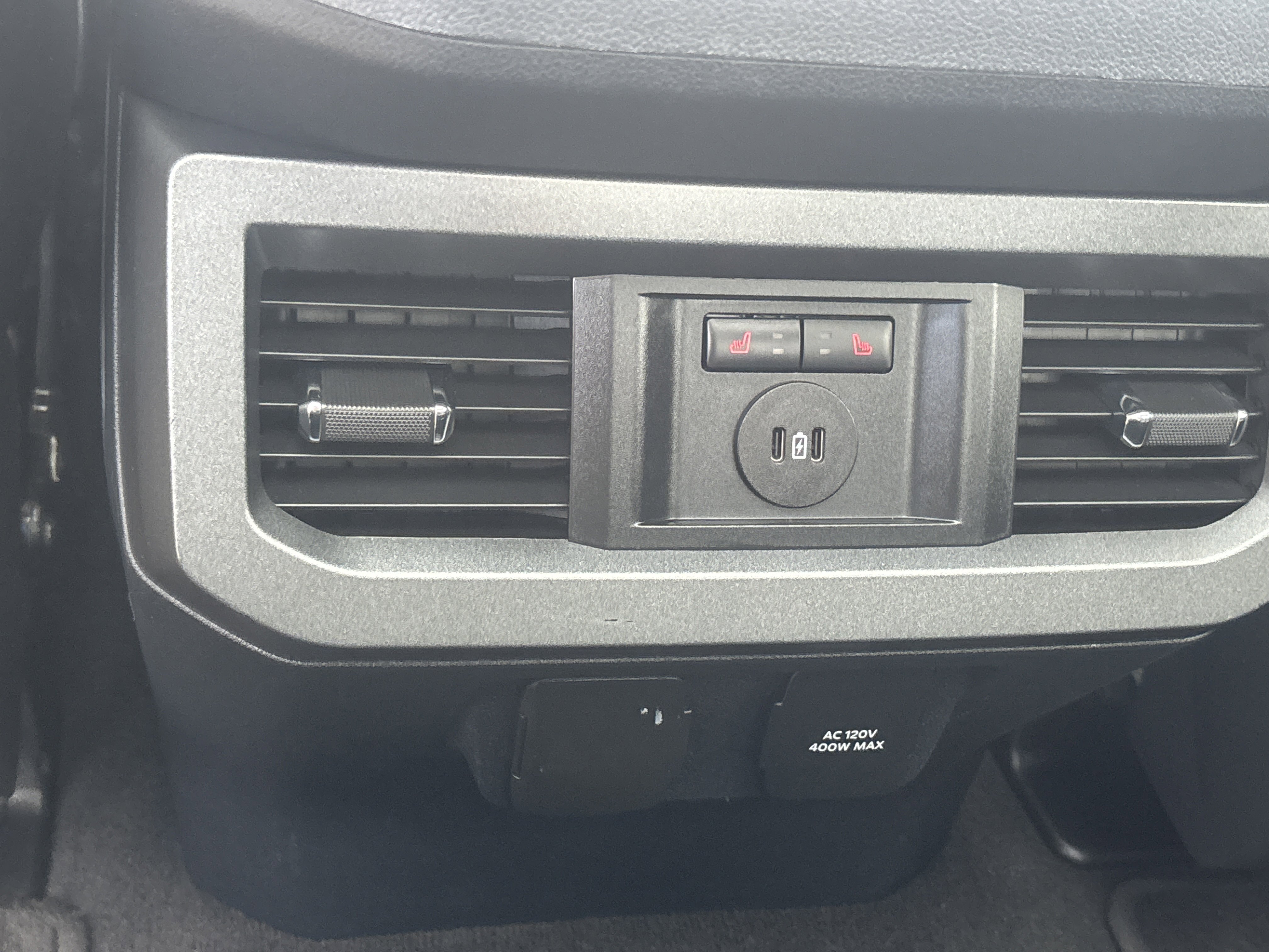 Used 2023  Ford XL image 25