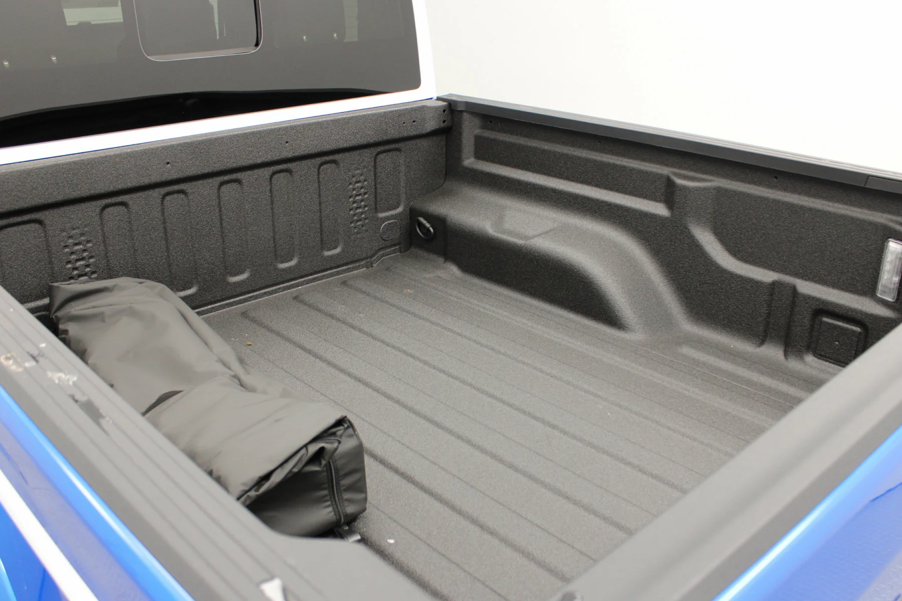 New 2026 Hydro Blue Pearl-Coat Exterior Paint Jeep Sahara image 16